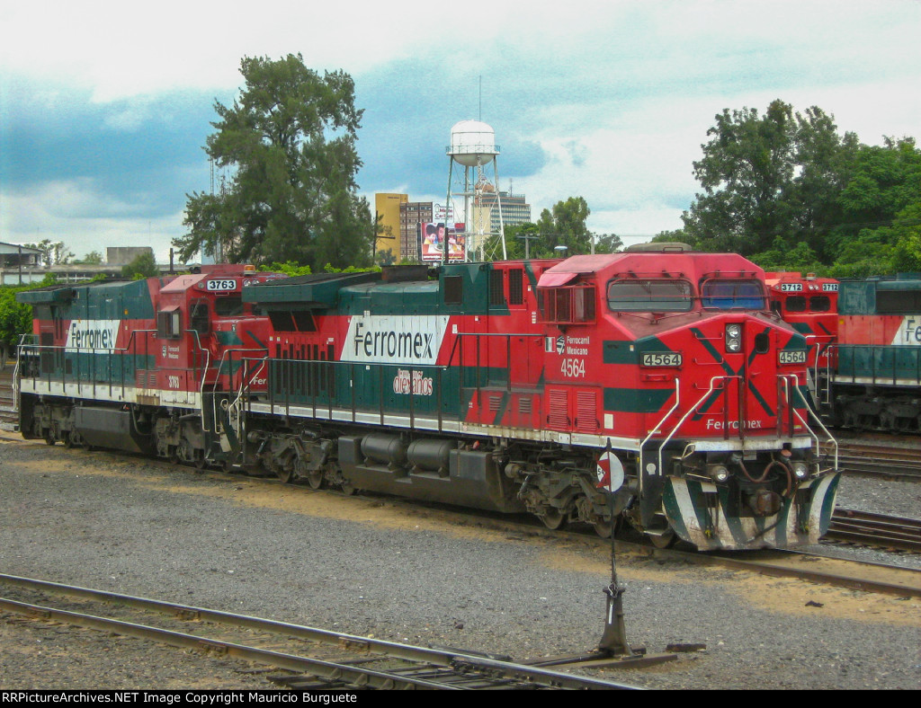 FXE Locomotives at Guadalajara yard